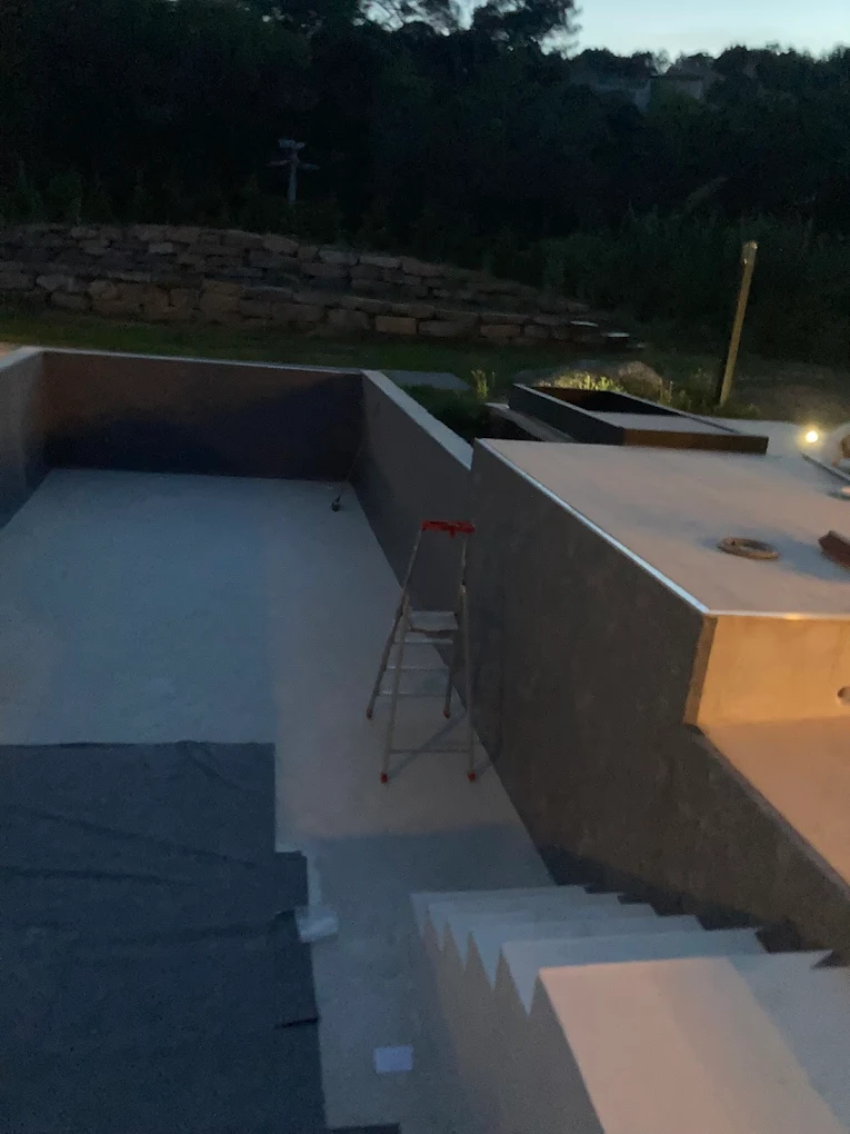 Piscine finalisée vue en longueur
